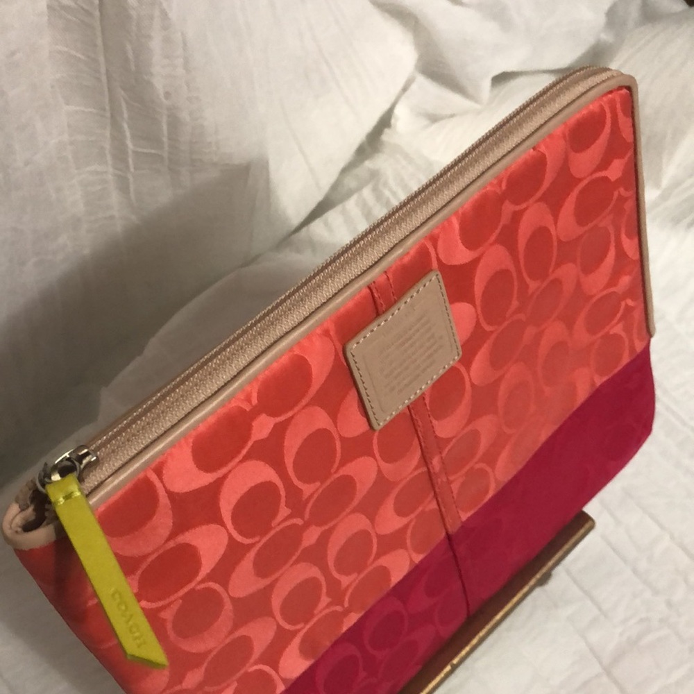 Coach Weekender Color Block Zip Pouch - Coral & Raspberry - Picture 3 of 9